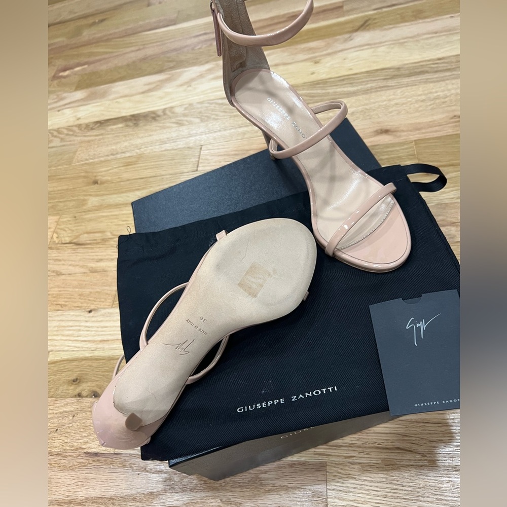 giuseppe zanotti harmony with original box and dust bag! Never worn! Size 6